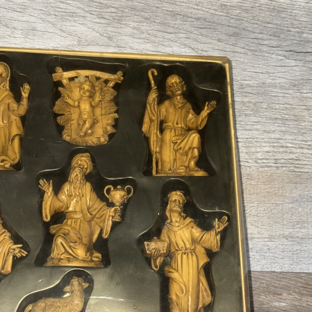 Vintage 11 Pieces Nativity Set with Original Box made in Taiwan